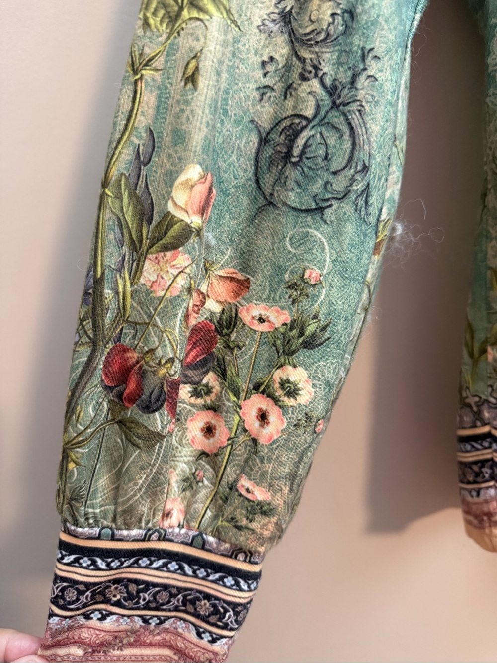zeagoo Green Floral V-Neck Long Sleeve Top - Picture 3 of 6